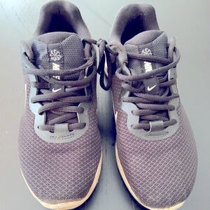 Women’s Nike size 6 1/2 (US)